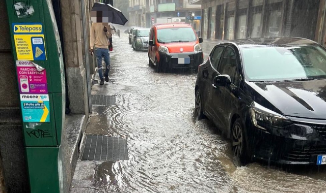 Varese, anche via Piave sott'acqua