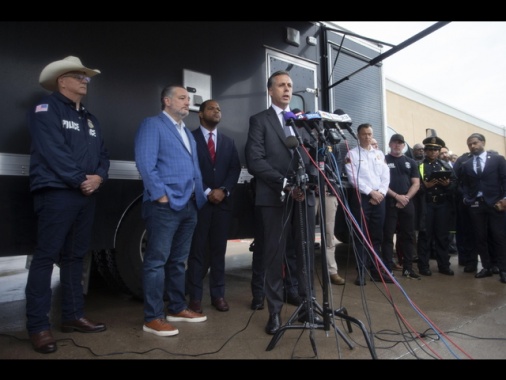 Sparatoria a Dallas, morti due immigrati in custodia