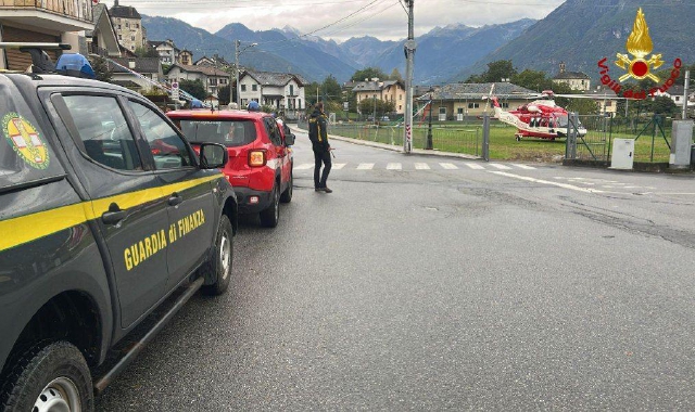 Impegnati nelle ricerche gli operatori del soccorso alpino (foto Archivio)