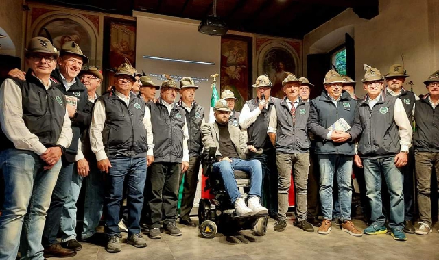 Novant’anni di storia per la sezione alpini di Lonate Pozzolo