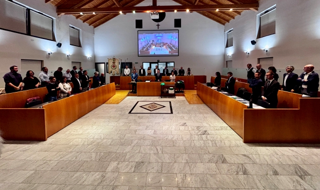 Gallarate: minuto di silenzio e attacco all’ordinanza antimaranza