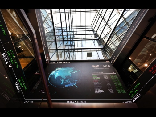 Borsa: l'Europa debole attende Wall Street, Milano -0,4%