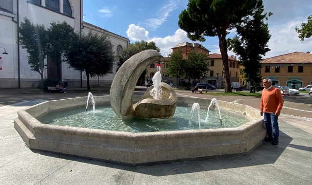 La fontana in piazza San Michele è tornata in funzione dopo anni