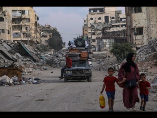 Idf, 700.000 palestinesi fuggiti da Gaza City verso sud