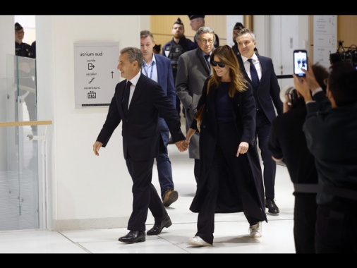 Ex consigliere Sarkozy invoca la grazia presidenziale