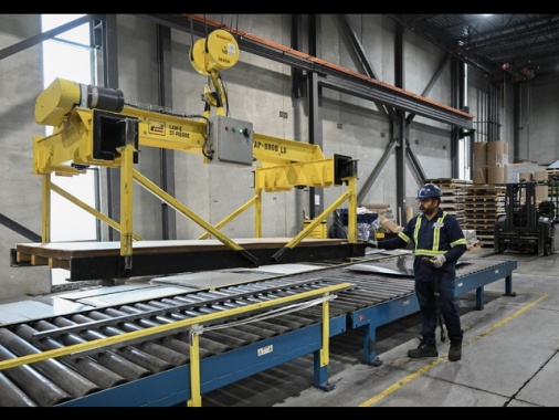 Lavoro perde centralità per metà italiani, 54% vuole aumento