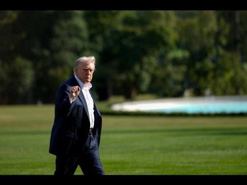 'Trump, pronto a togliere veto armi a lungo raggio a Kiev'