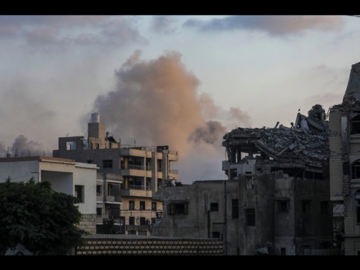 Media, '44 palestinesi uccisi a Gaza dall'alba'