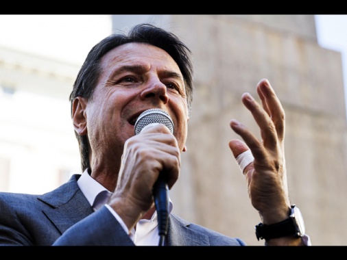 Conte, finiti i balletti di Tajani ora festeggiano le banche