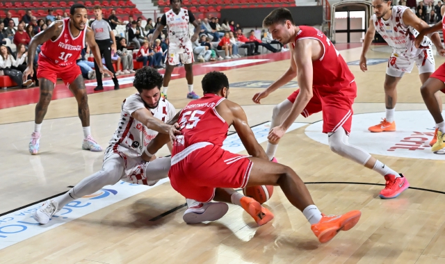 Ojm a secco, 74-80 contro Reggio Emilia