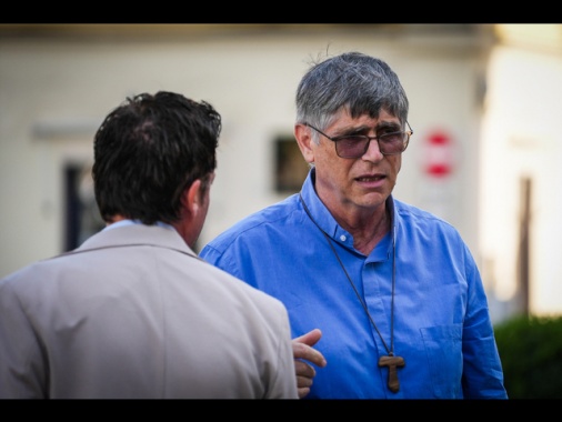 Don Patriciello, 'proiettile è stato un gesto doloroso'