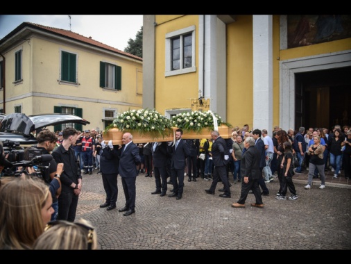 Giudice: '17enne lucido nel sterminare famiglia a Paderno'