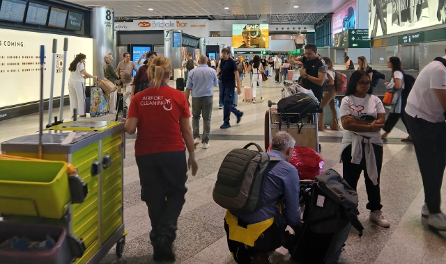 La dipendente dell’aeroporto di Malpensa è stata aggredita in ascensore dalla clochard