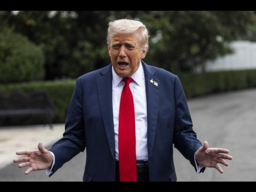 Trump ai generali, 'l'America è sotto invasione dall'interno'