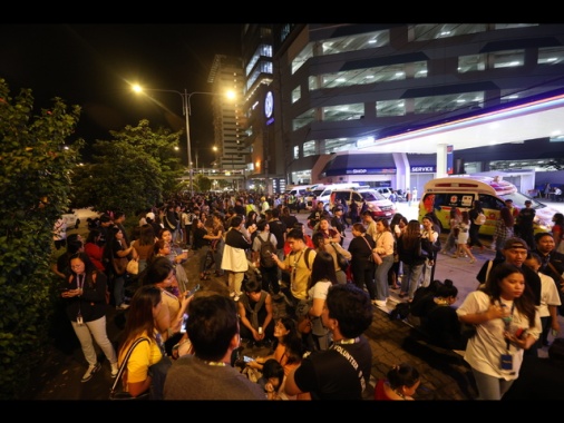 Sisma nelle Filippine, il bilancio sale a 26 morti e 147 feriti