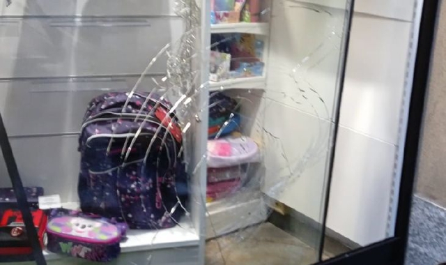 Raid notturno, assalto alla cartoleria