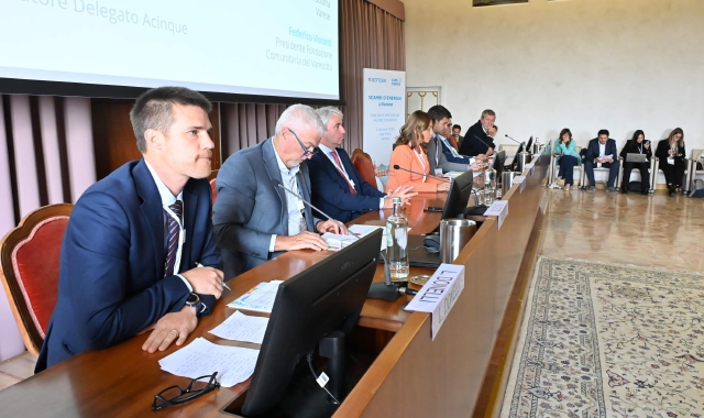 Si è tenuto a Varese il forum “Scambi di energia” (foto Puricelli)