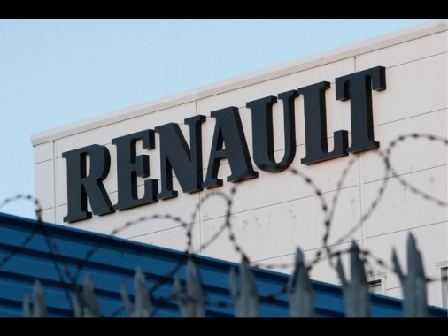 Ancora un cyberattacco in Gb, 'rubati dati a clienti Renault Uk'