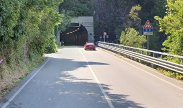 Il tratto di strade dove l’ottantenne è caduto dal suo scooter