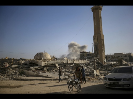 Trump, 'Hamas pare pronta alla pace, Israele fermi le bombe'