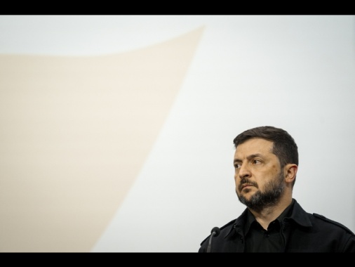 Zelensky, 'attacco russo su stazione, decine di feriti'