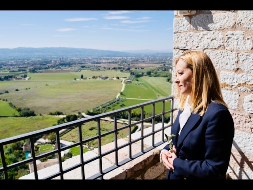 Meloni,grazie a forze dell'ordine, vicinanza a agenti feriti