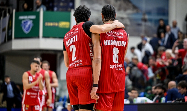 Festa biancorossa al Paraserradimigni (foto L. Canu / Ciamillo Castoria)