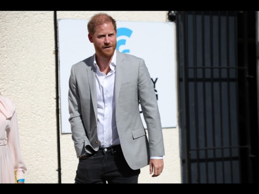 Harry avvicinato per due volte da una stalker durante visita Gb