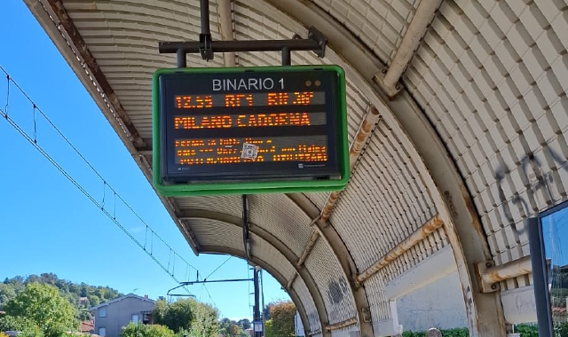 L’indicazione sui display in stazione dei ritardi dei treni