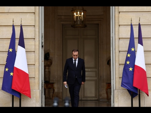 Macron affida a Lecornu negoziati dell'ultima chance, ha 48 ore