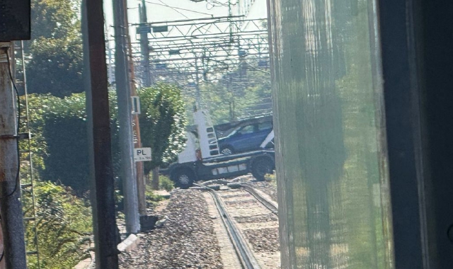 Camion sui binari, treni in tilt
