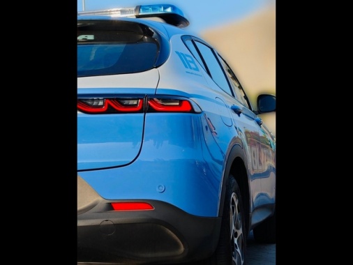 Va ad acquistare droga e viene picchiata e violentata