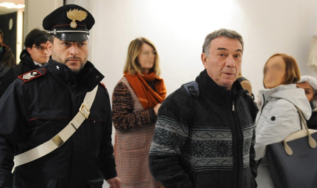 Evaristo Scalco all’uscita del Tribunale di Genova dove venne giudicato in primo grado