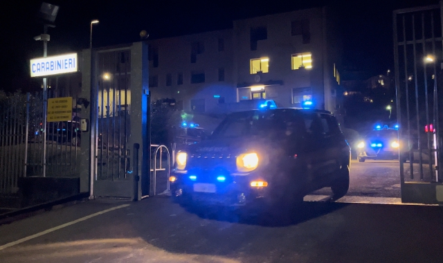 Aggressione col machete: due in cella, uno a casa