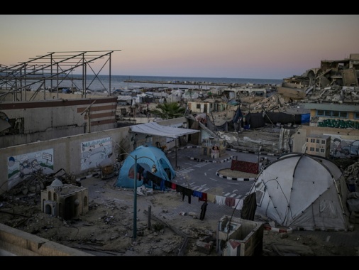 Media, 'oggi governo Israele esaminerà accordo e ritiro Idf'