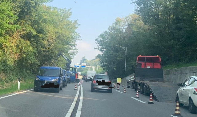 Il cantiere e le code sulla bretella