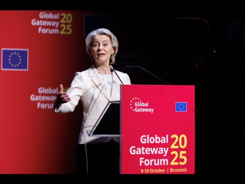 L'Eurocamera boccia le due sfiducie contro von der Leyen