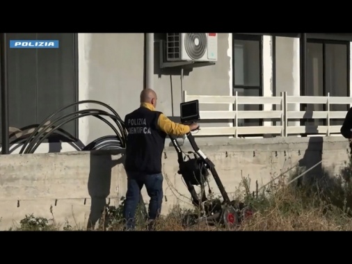 Duplice infanticidio,fidanzato indagato per favoreggiamento