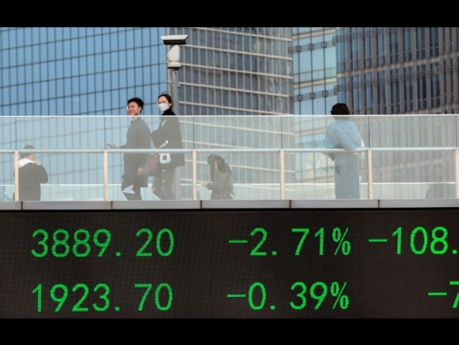 Borsa: Hong Kong negativa, apre a -1,08%