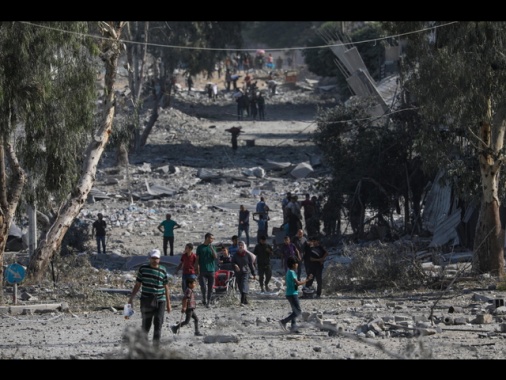 In migliaia tornano verso Gaza city, dopo ritiro dell'Idf