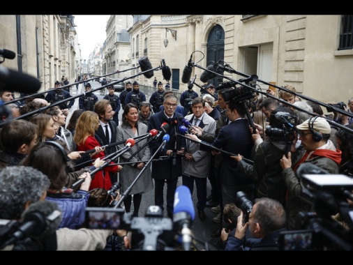Socialisti, da Macron nessuna risposta, pronti a sfiducia
