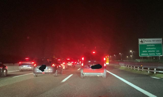 Code sulla A8 in direzione Milano prima della chiusura del tratto da Busto Arsizio a Castellanza