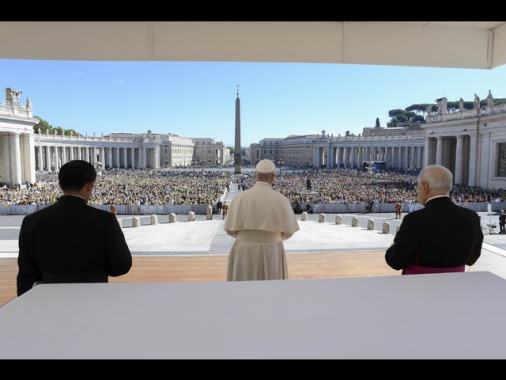 Il Papa, attenti alle strumentalizzazioni della fede