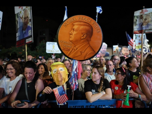 Famiglie ostaggi, in diretta il rilascio dalle 3 di notte