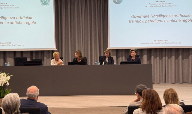 Paola Bassani Valcavi, Maria Pierro, Rossella Locatelli e Giusella Finocchiaro al tavolo dei relatori