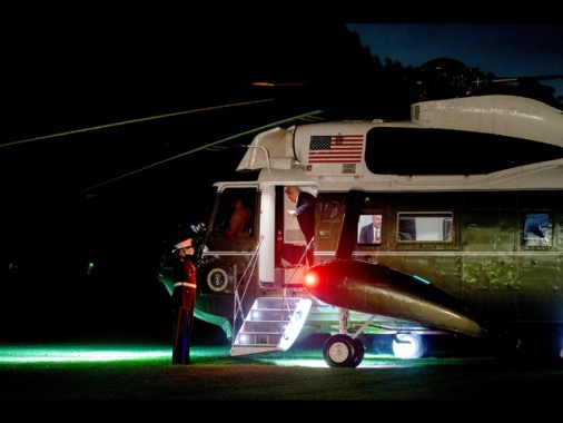 Trump, 'raid su barca narcos a largo Venezuela, 6 morti'