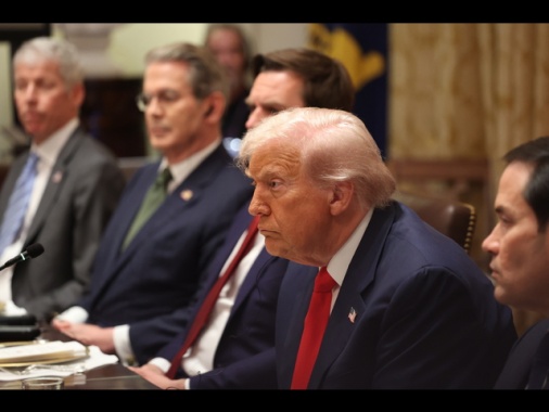 Trump avverte la Cina, valuto rottura su olio da cucina