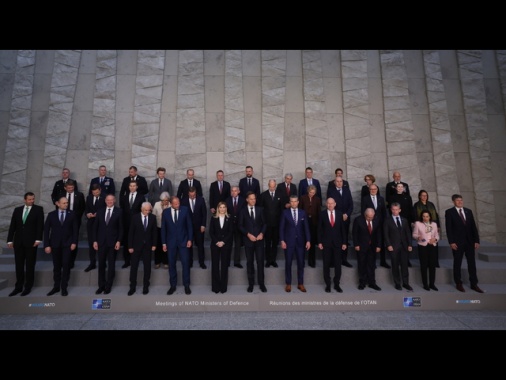 Rutte, intensifichiamo attuazione degli impegni per il 5%