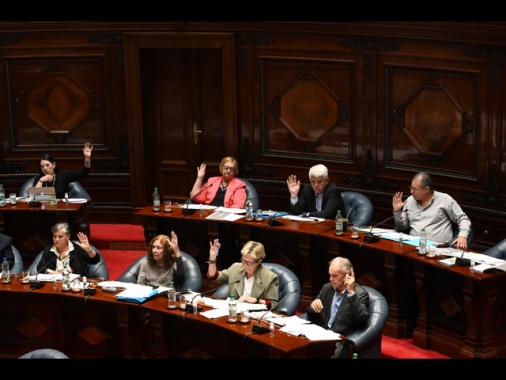 Uruguay approva una legge che legalizza l'eutanasia