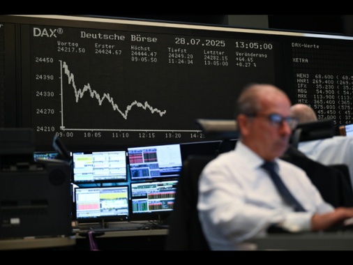 Borsa: l'Europa in avvio è fiacca, Francoforte +0,03%